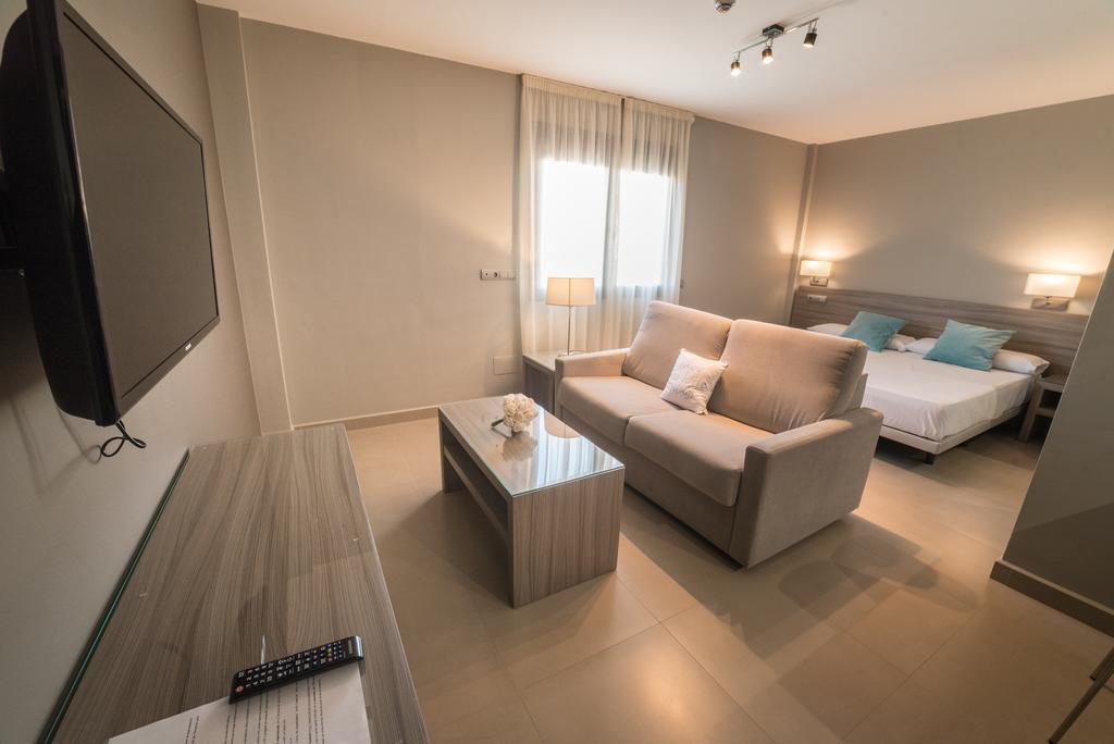 Hotel Miguel Sanchez Alhaurín de la Torre Buitenkant foto